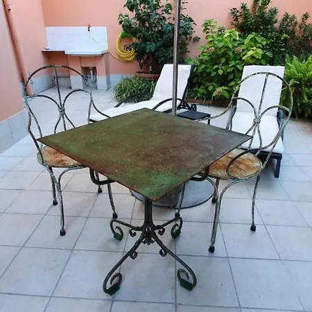 Studio - Garden In The City דירה ונטימיגליה