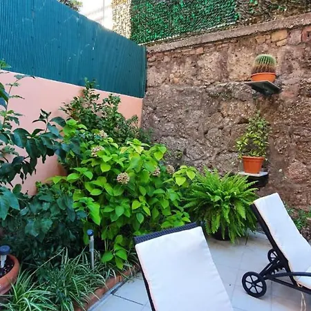 דירה Studio - Garden In The City
